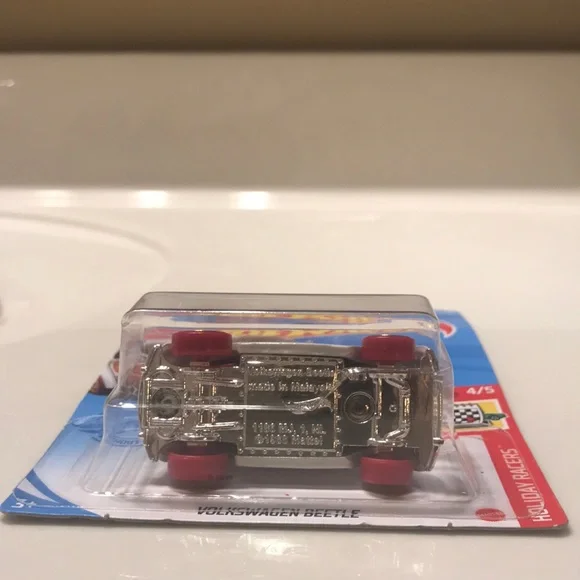 Hotwheels 1yr only 2021 holiday racers valentines 62 Volkswagenbug near mint - Picture 3 of 8